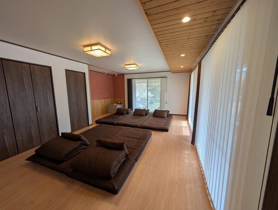 Bedroom, Garden view, Mountain view