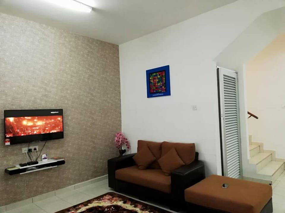 Faeyz Homestay Pertam Jaya Vacation rental in Malacca
