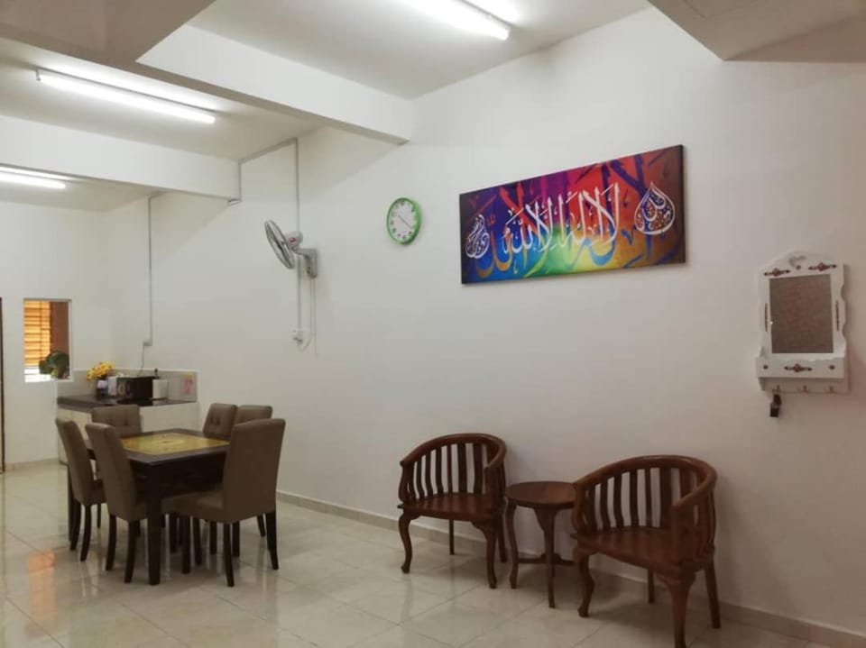 Faeyz Homestay Pertam Jaya Vacation rental in Malacca