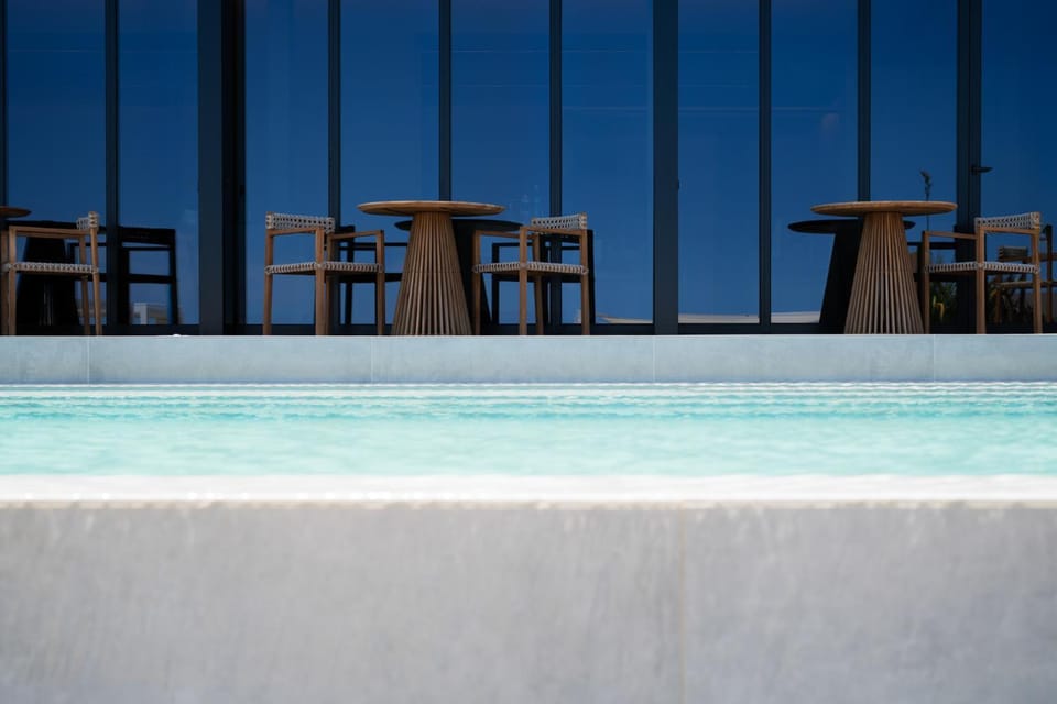 Day, View (from property/room), Balcony/Terrace, Pool view, Swimming pool