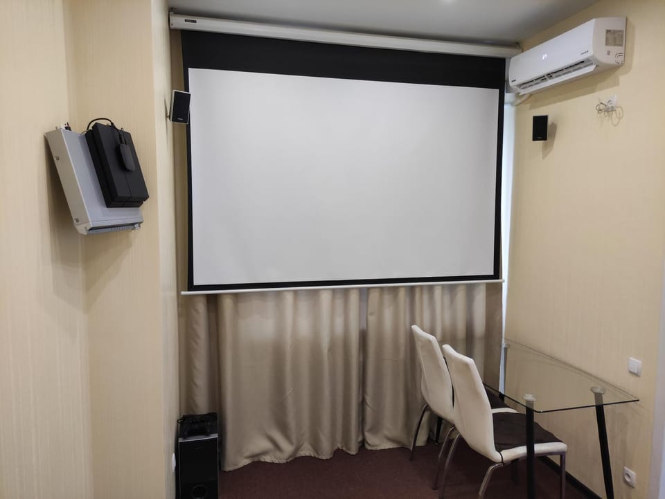 Small room with big cinema Apartment hotel in Kharkiv