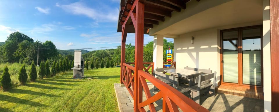 Property building, BBQ facilities, Balcony/Terrace