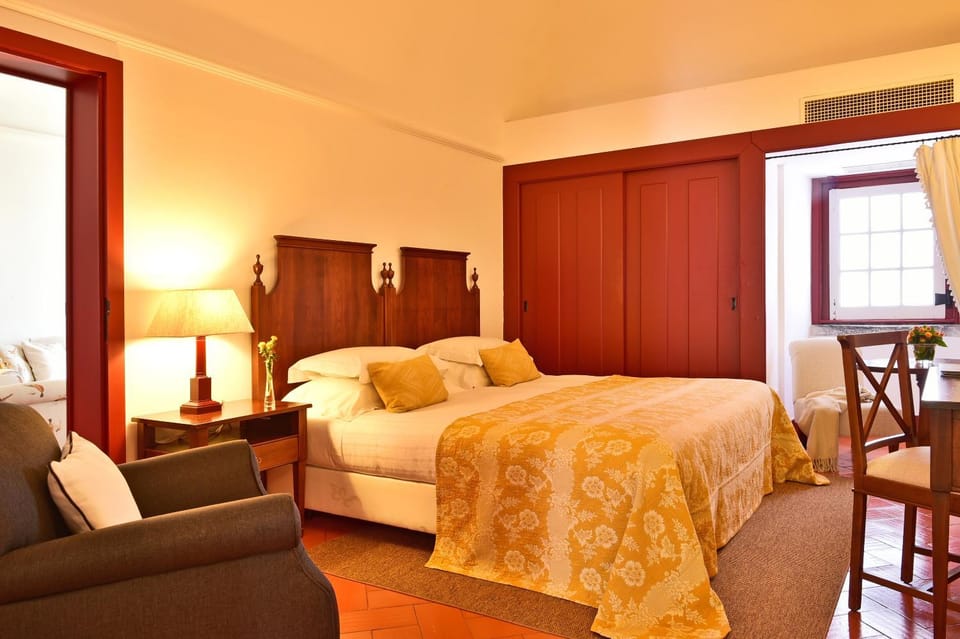 Photo of the whole room, Decorative detail, Bedroom