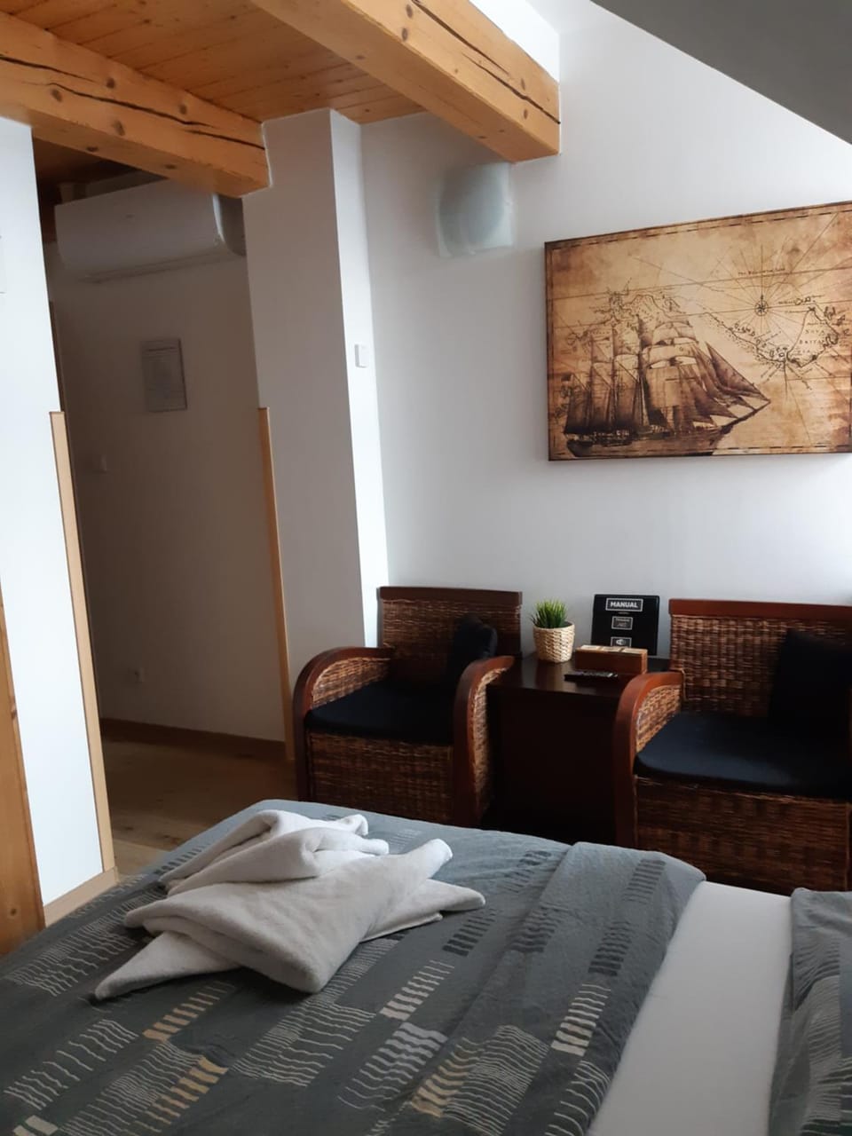Photo of the whole room