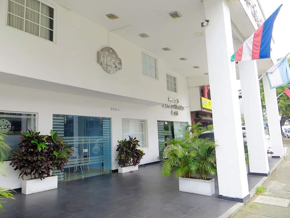 Facade/entrance