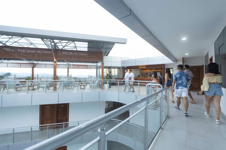 Balcony/Terrace, group of guests