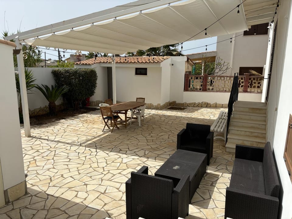 Triscina 83 House in Sicily