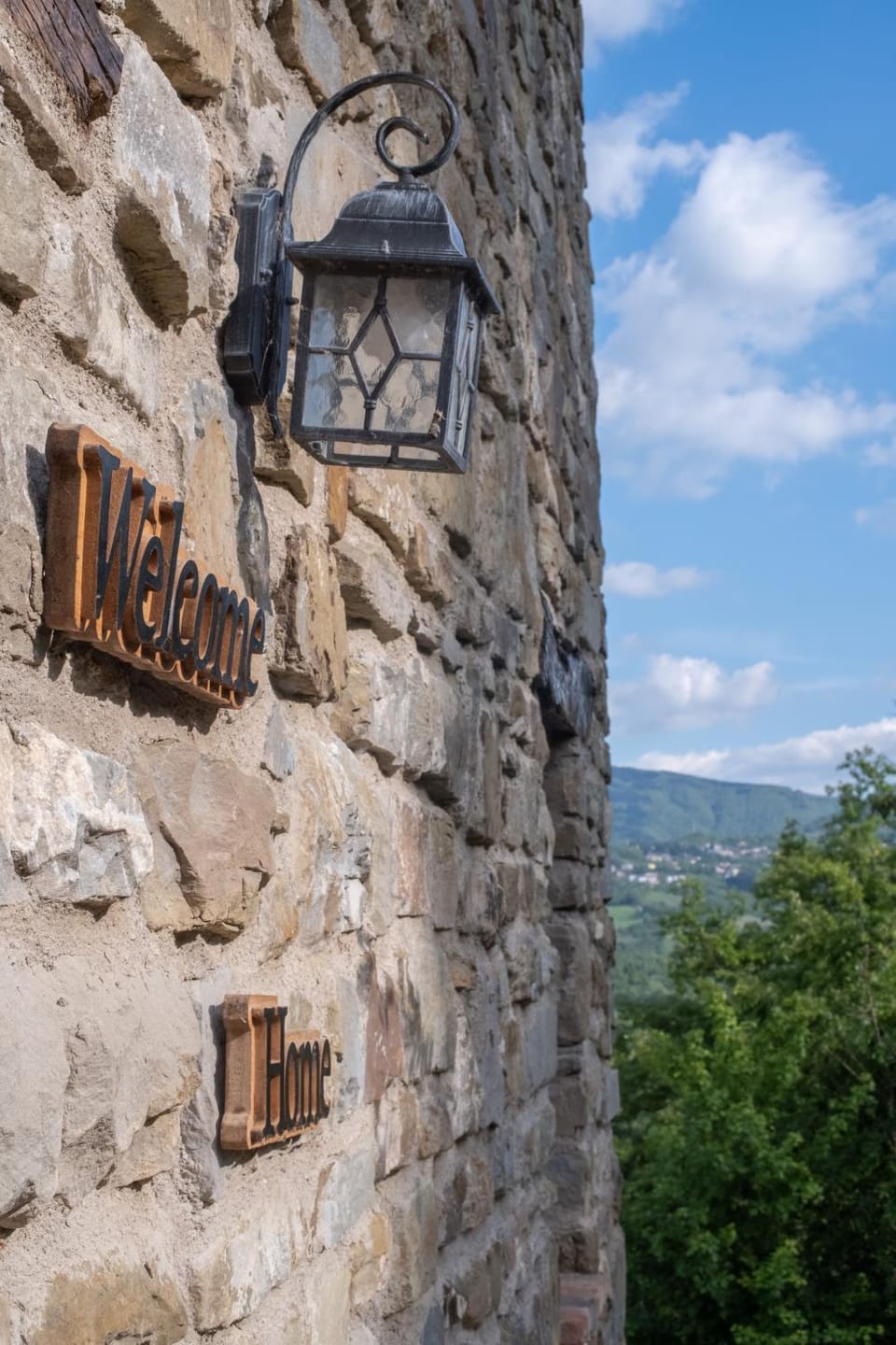 Facade/entrance, Entertainment