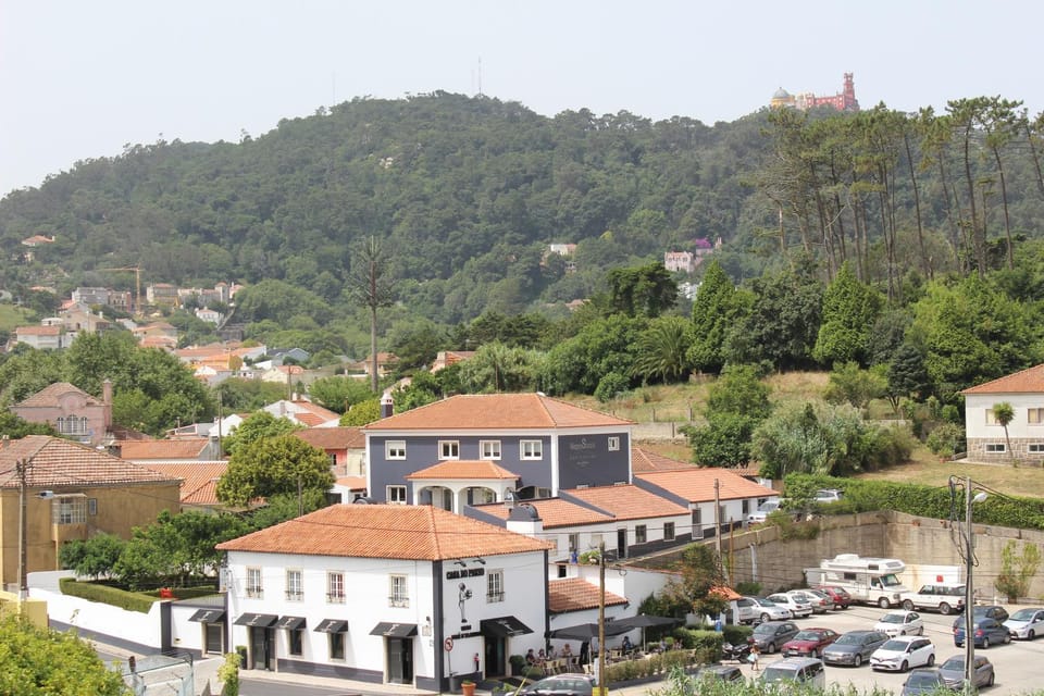 Property building, Neighbourhood, Natural landscape, Bird's eye view, Mountain view, Street view, Location, Parking