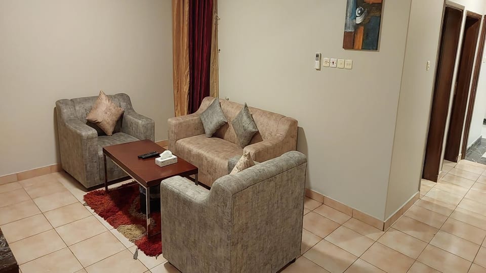 Living room, Seating area