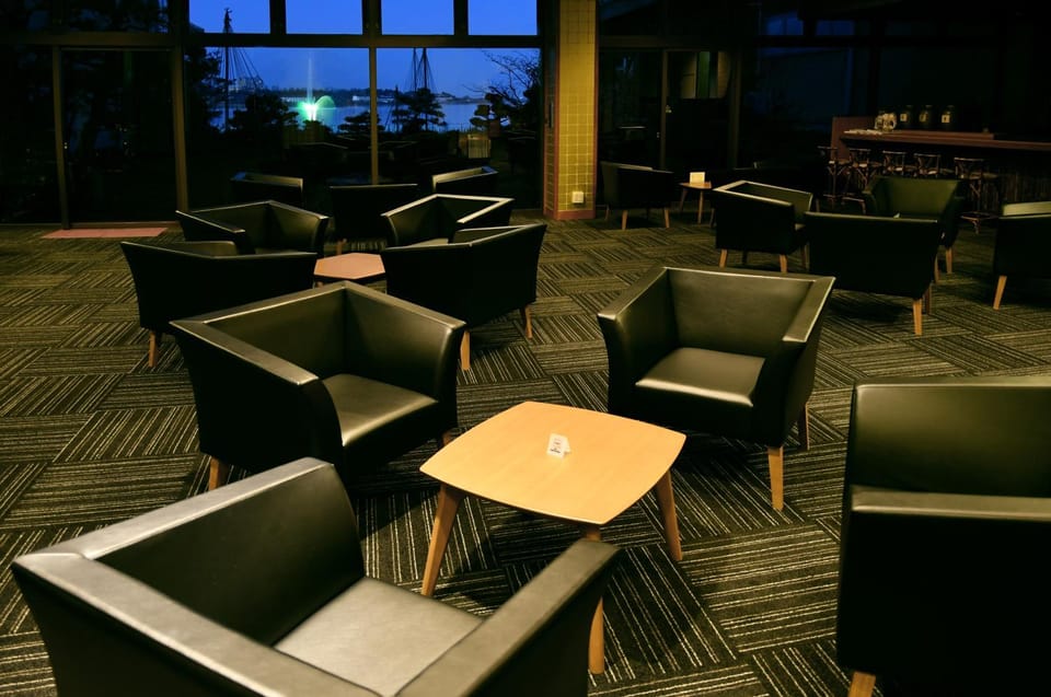 On-site shops, Lobby or reception