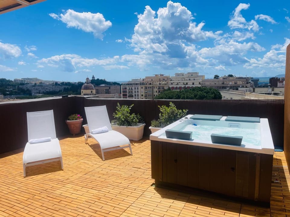 Hot Tub, Balcony/Terrace