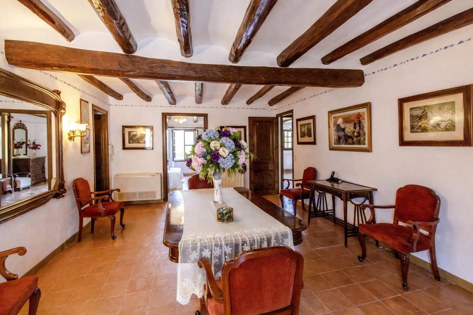 Catalunya Casas Unique sanctuary with extra large pool! Villa in Baix Penedès