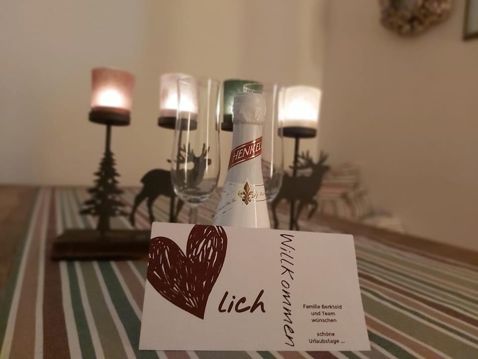 Decorative detail, Text overlay