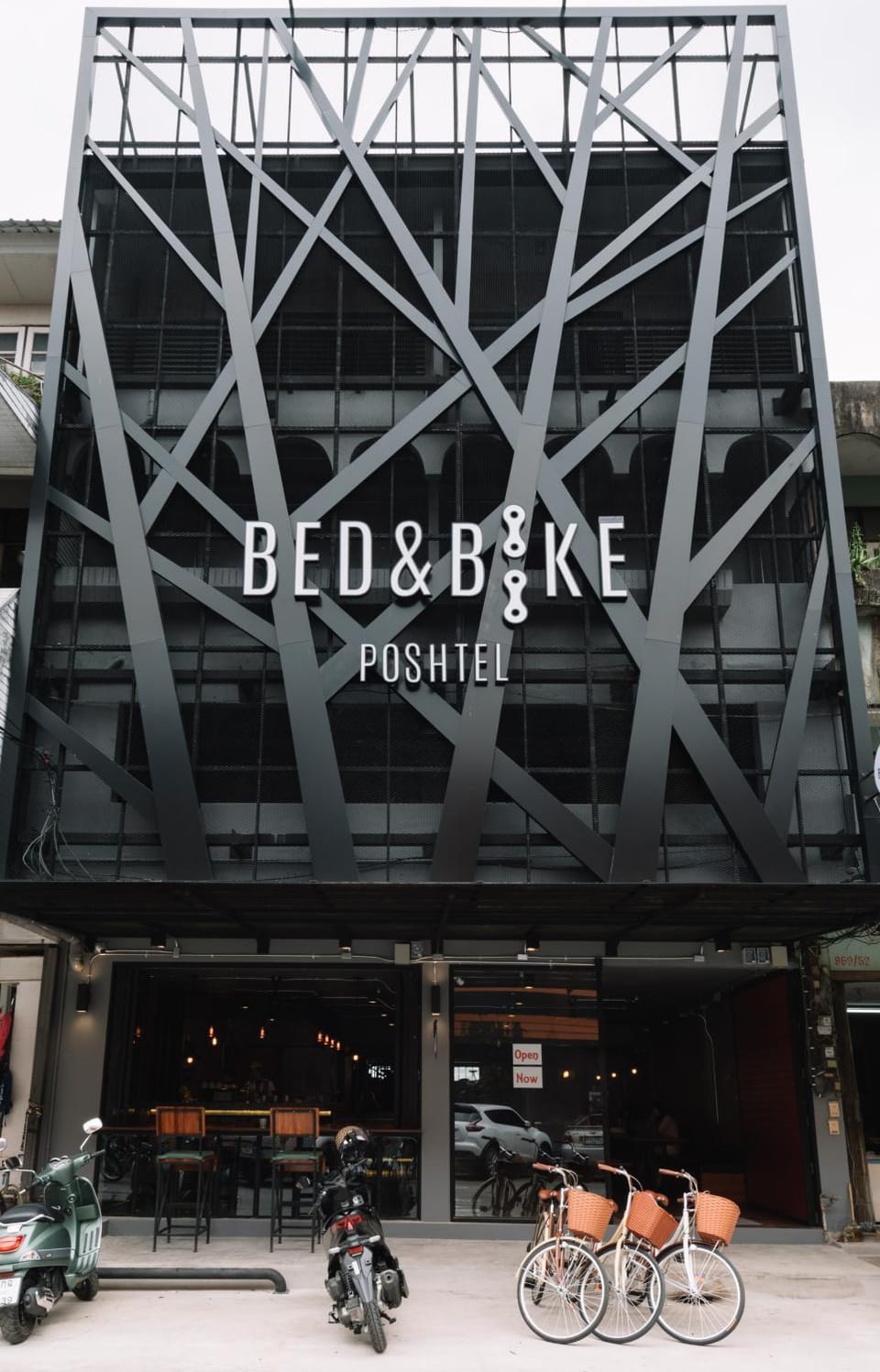 Facade/entrance