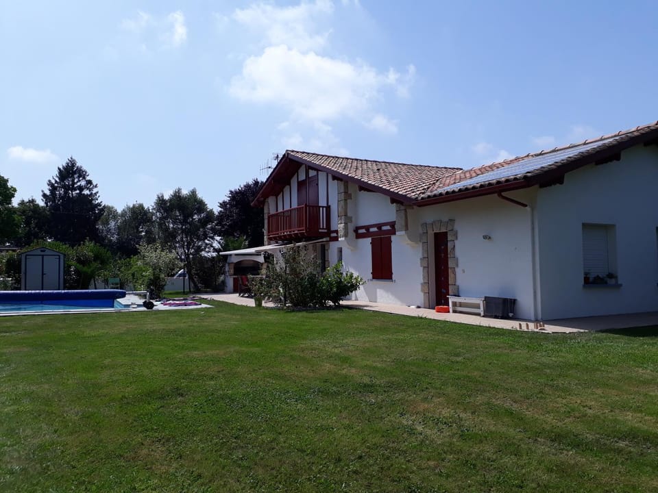 Maison - Ustaritz - proche Biarritz Villa in French Basque Country