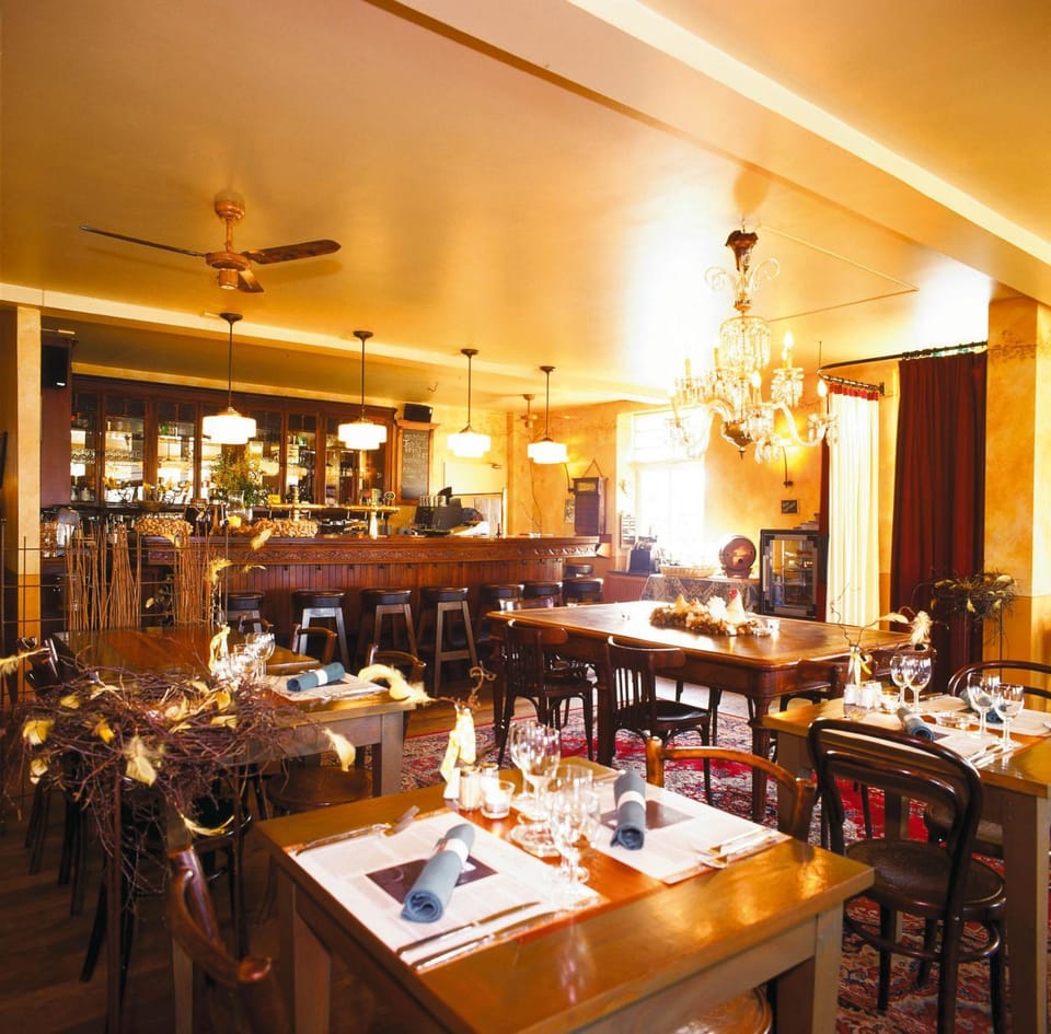 Restaurant/places to eat