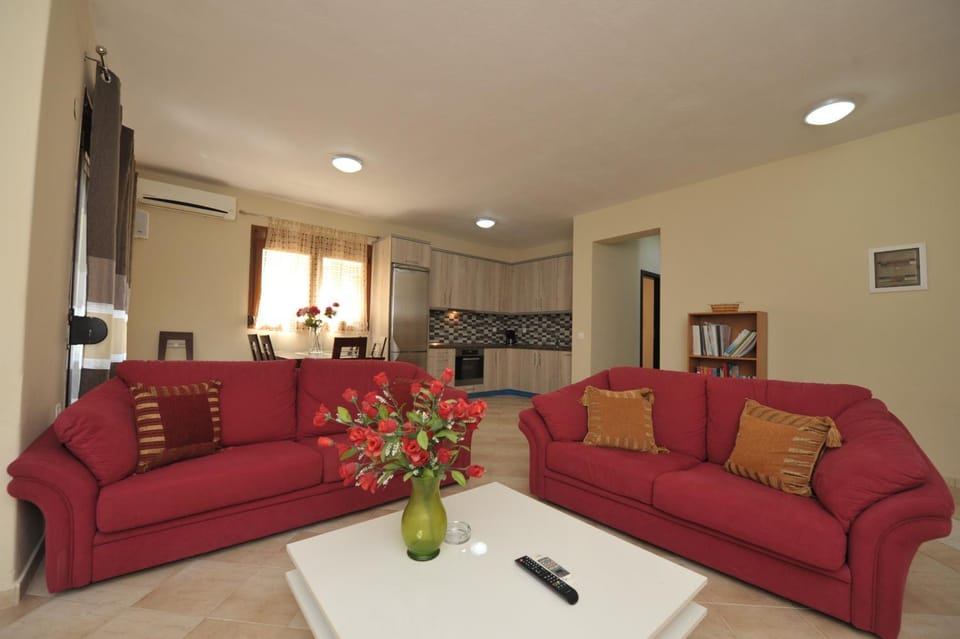 Living room, Photo of the whole room, Seating area