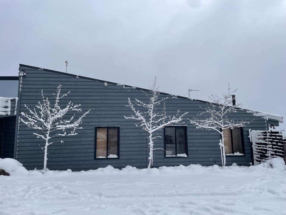 Property building, Facade/entrance, Winter
