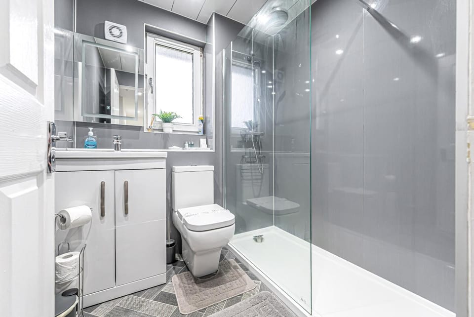 Prime Commuter Executive Apartment Dunfermline Apartment in Dunfermline