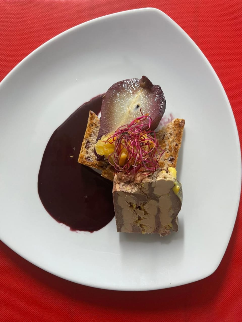 Logis Hôtel Restaurant Cazes Arazat Hotel in Auvergne-Rhône-Alpes