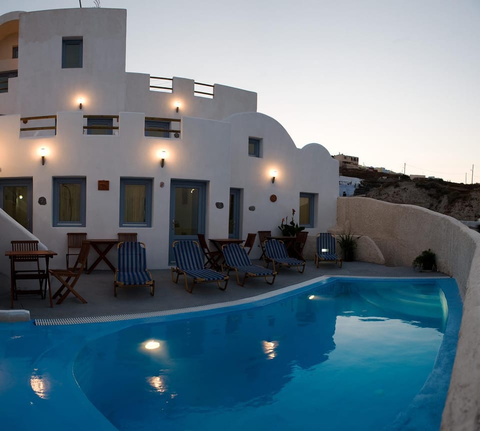 Property building, Swimming pool, Swimming pool