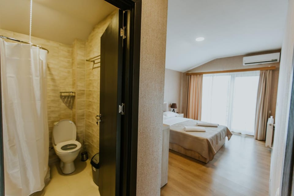 Shower, Bed, Bathroom, Bedroom, towels