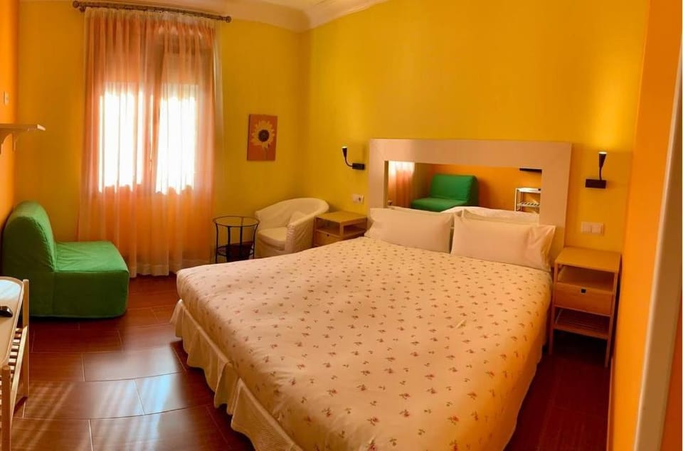 Hostal Arco Iris Bed and Breakfast in Madrid