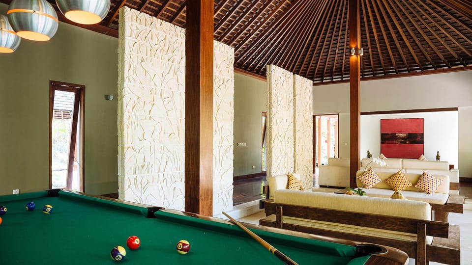 Billiard, Game Room