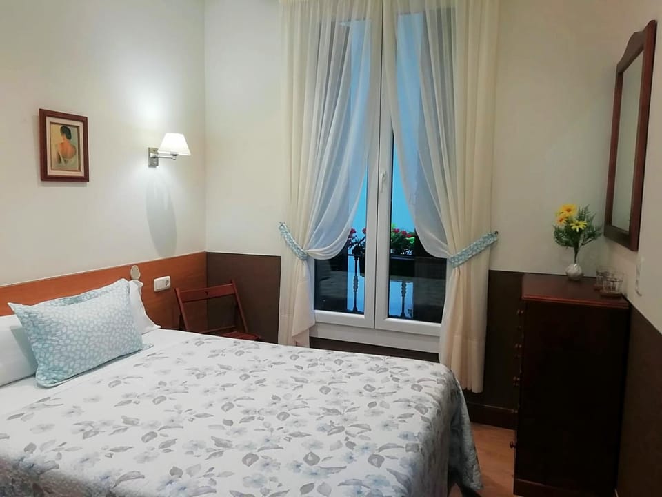 Pensión San Jerónimo Bed and Breakfast in San Sebastian
