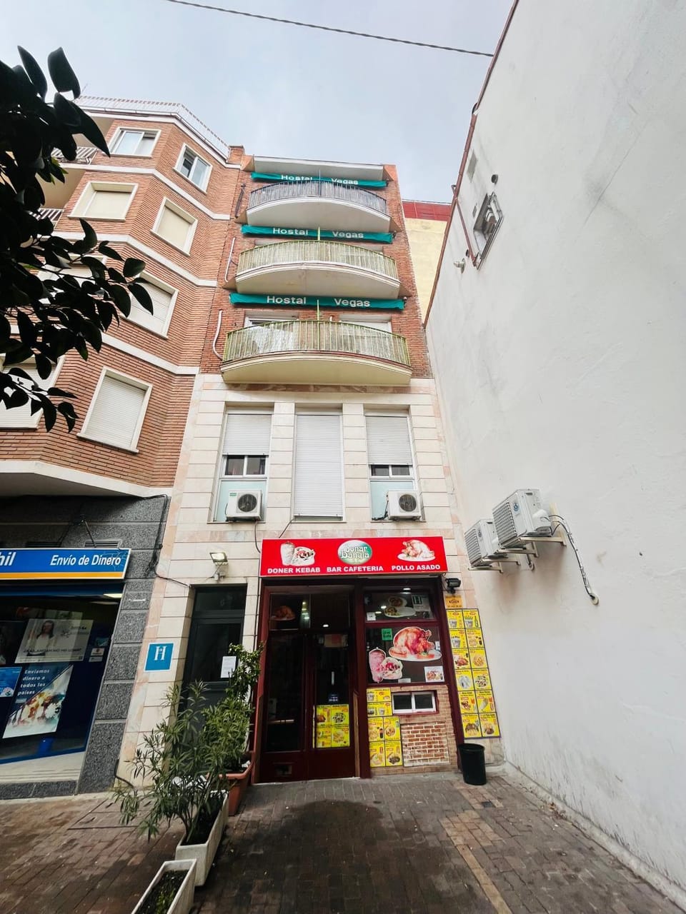 Facade/entrance