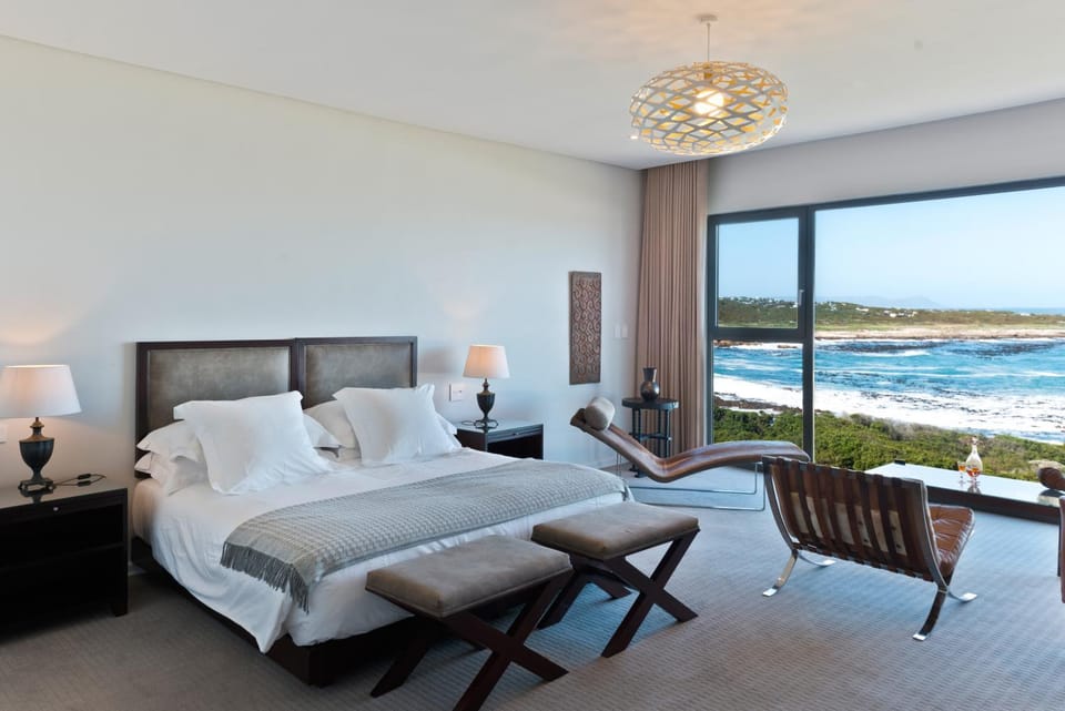 Bed, Seating area, Bedroom, Sea view