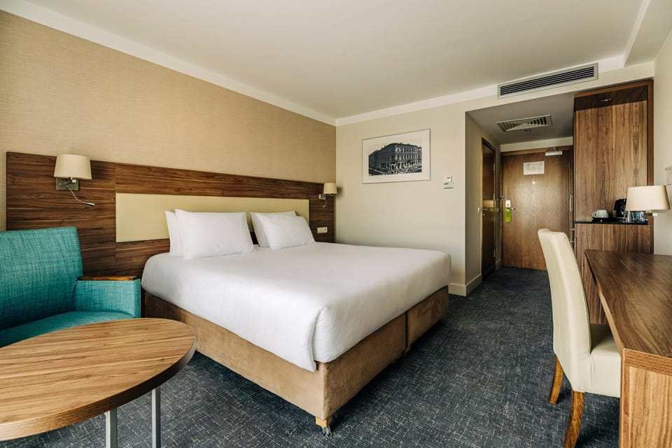 Bed, TV and multimedia, Other, Bedroom, safe, towels, wardrobe, air conditioner