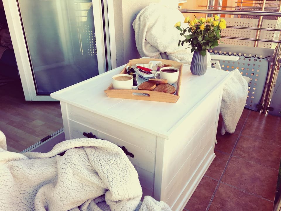 Coffee/tea facilities, Balcony/Terrace, City view, Garden view, Mountain view, Breakfast