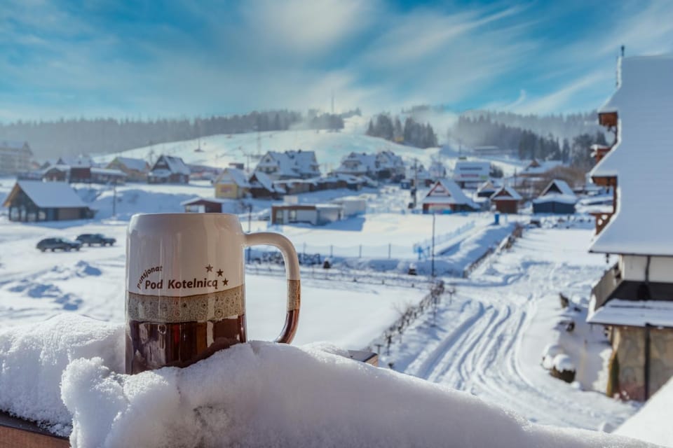 Day, Natural landscape, Winter, Windsurfing, City view, Mountain view, Quiet street view