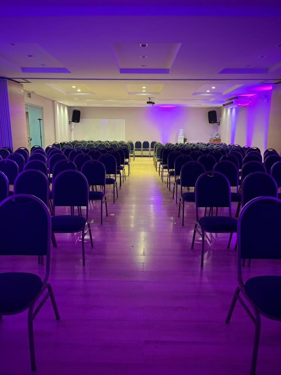 Meeting/conference room