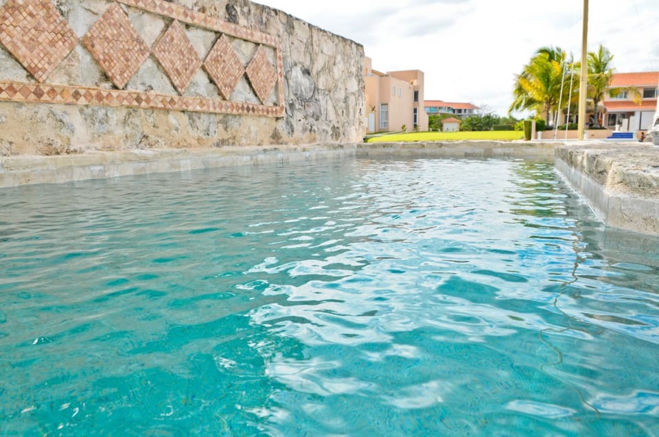 Swimming pool, Swimming pool