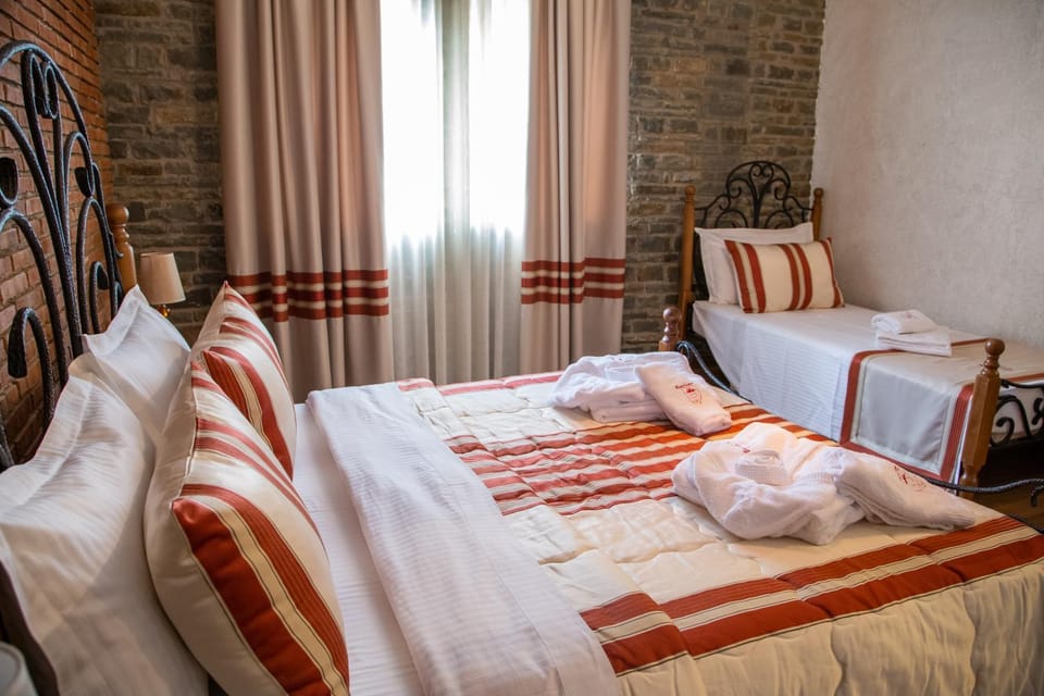 Bedroom, Family