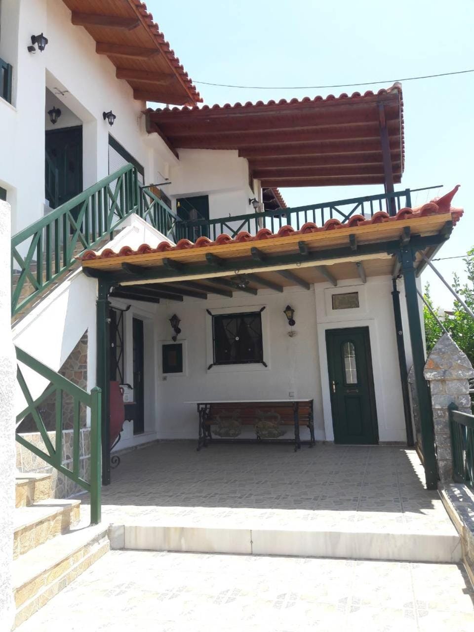 Facade/entrance