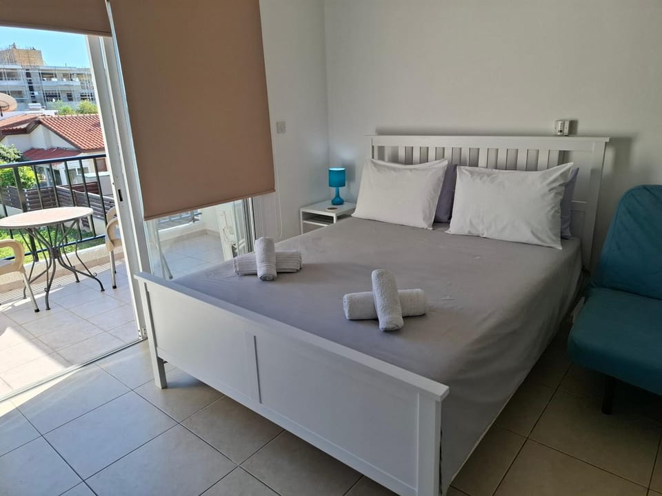 Apartment in Kato Pafos & 10 min to Venus beach Apartment in Paphos