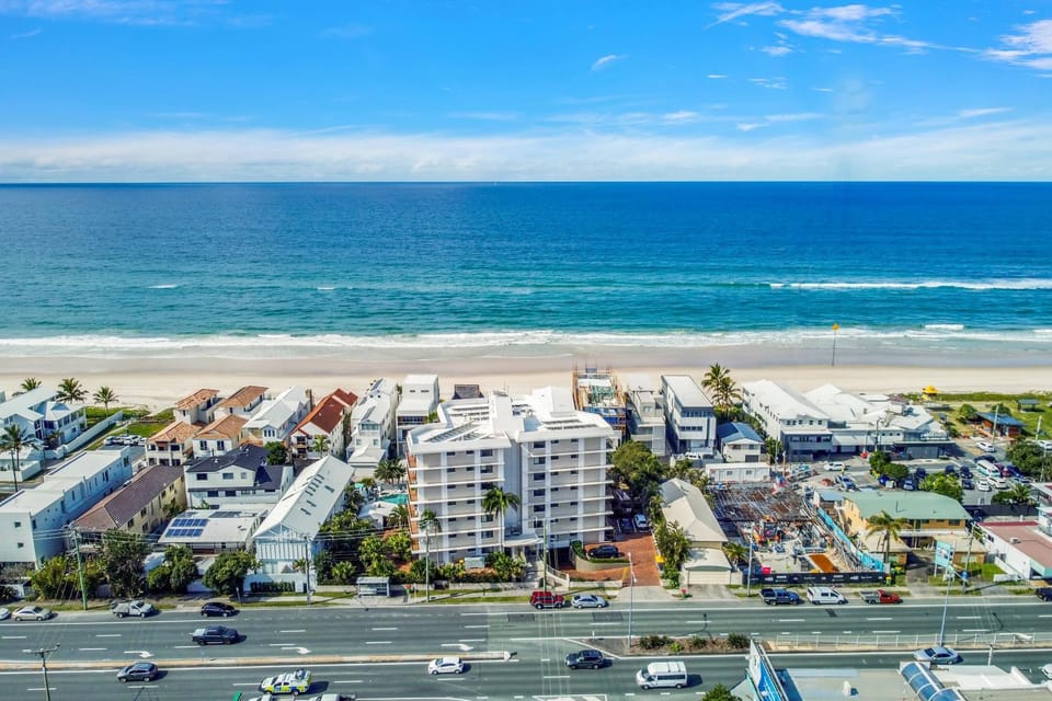 Property building, Neighbourhood, Natural landscape, Bird's eye view, Beach, Sea view, Location
