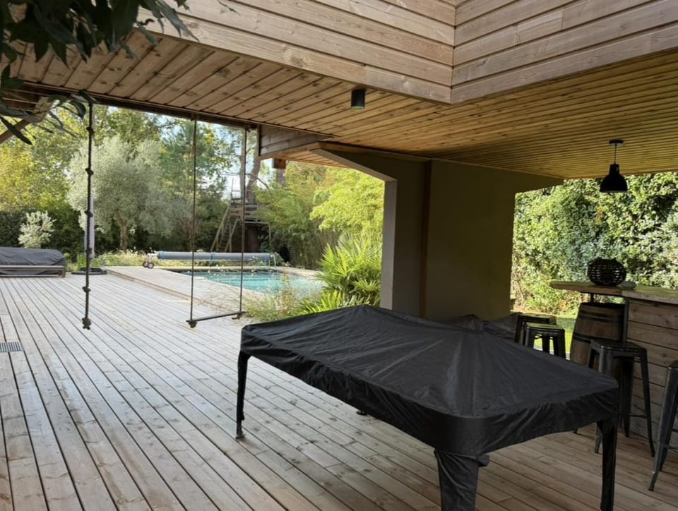 Patio, Day, Garden, Dining area, Garden view, Pool view, Swimming pool, sunbed