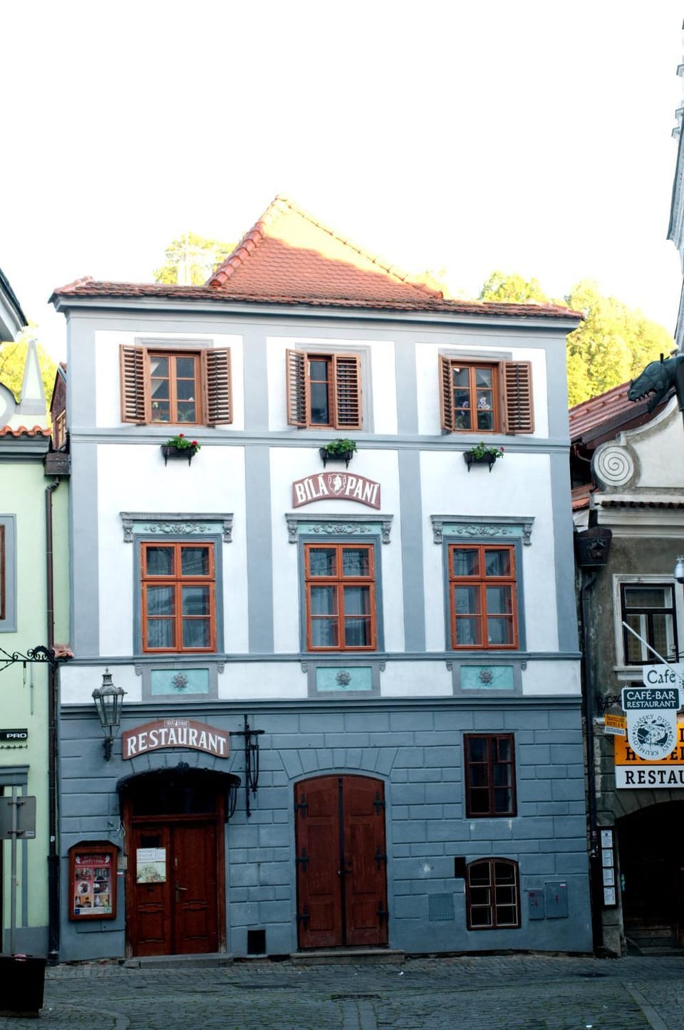 Property building, Facade/entrance
