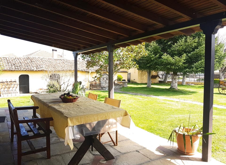 Patio, Garden, Dining area, Garden view