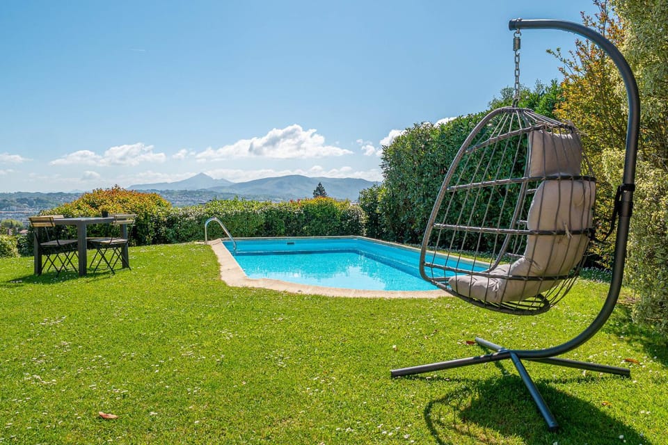 Day, Garden, Pool view, Swimming pool, sunbed