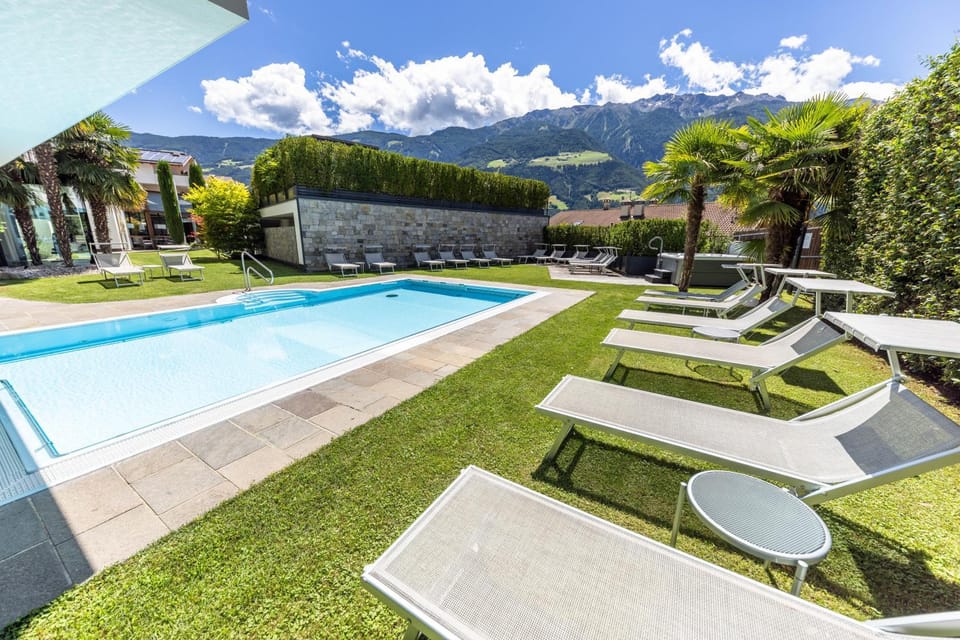 Garden, Pool view, Swimming pool