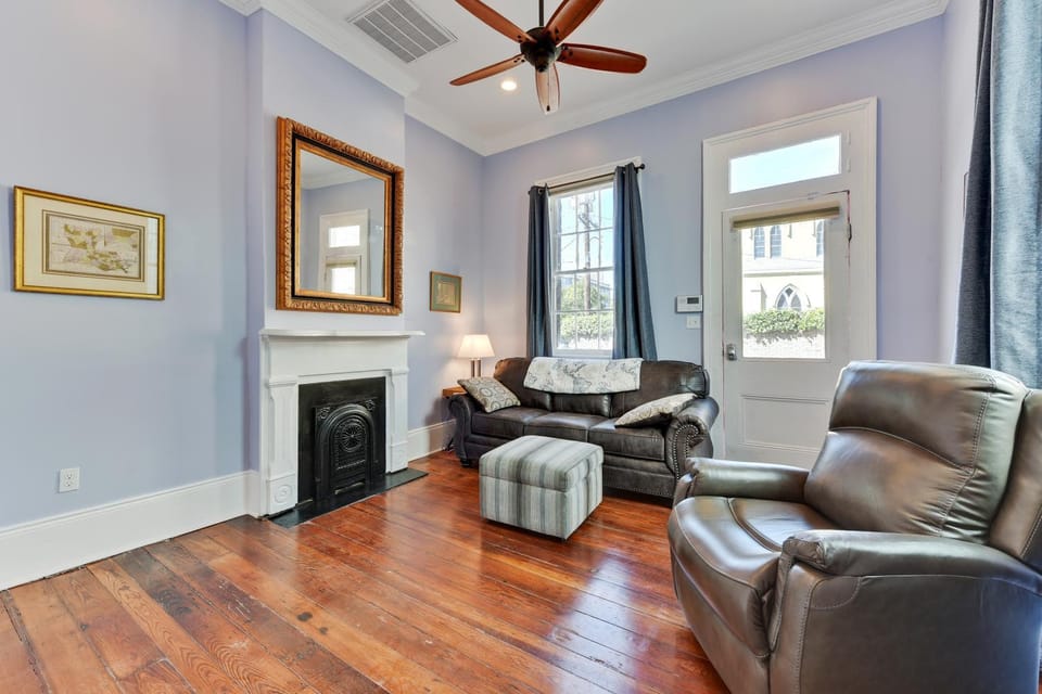 Bed, Living room