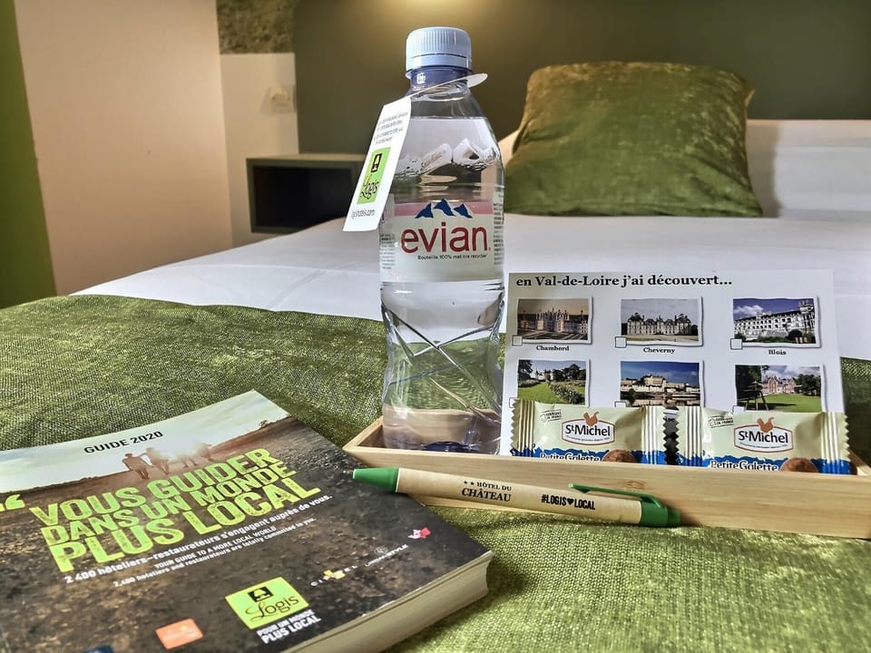 Coffee/tea facilities, Decorative detail, Bedroom