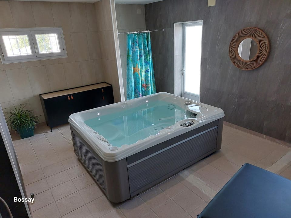 Hot Tub, Spa and wellness centre/facilities
