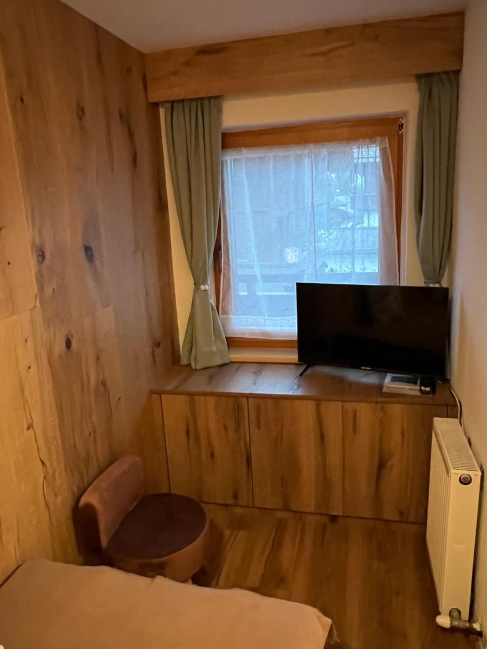 TV and multimedia, Photo of the whole room